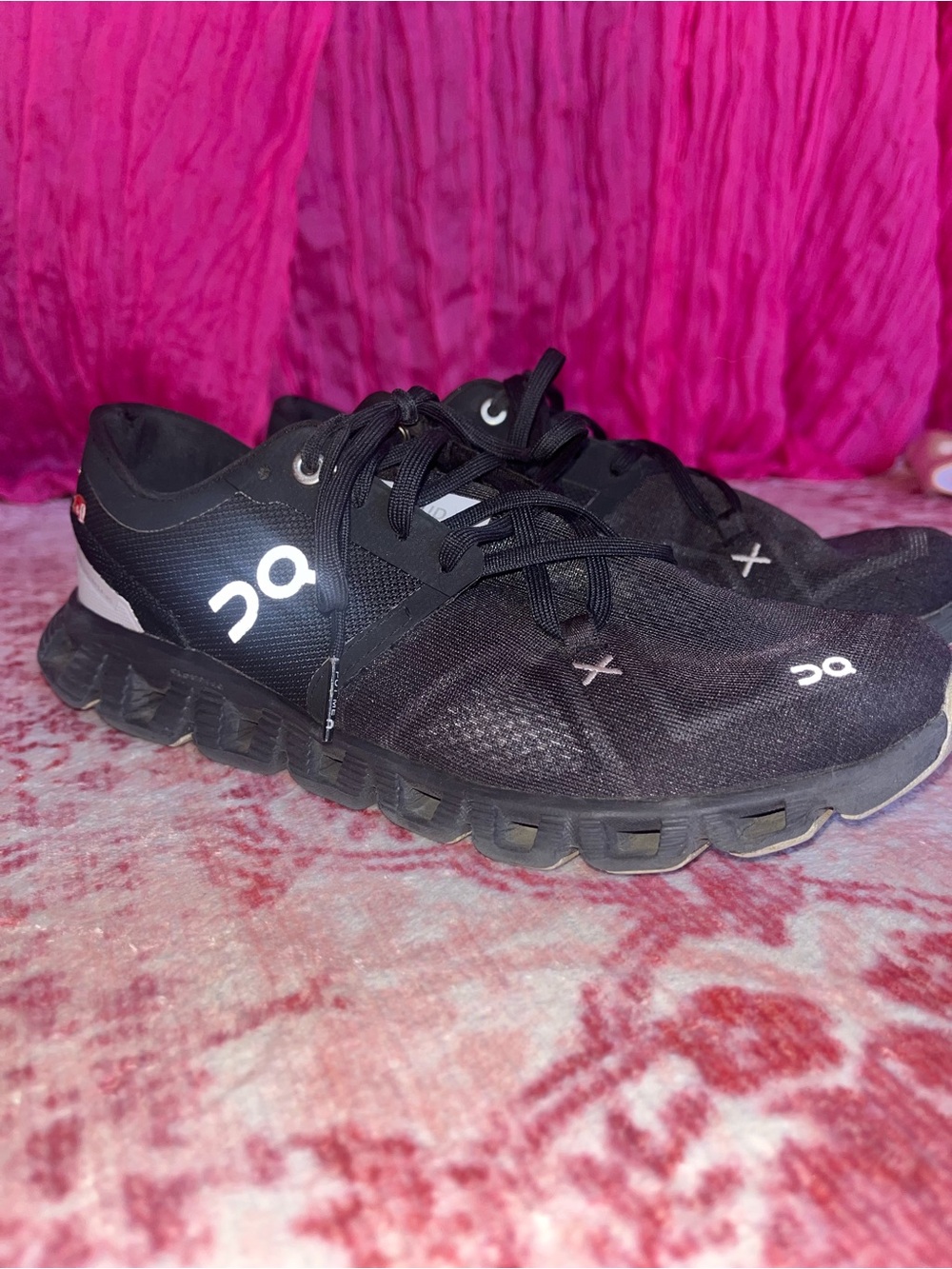 On Cloud Athletic Shoes for Women in Black - Picture 4 of 9